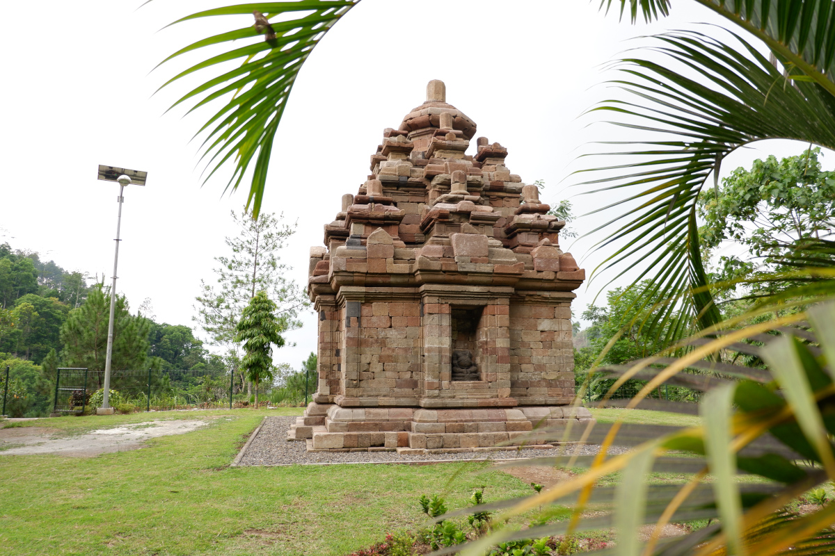 Candi Selogriyo di Magelang, Jawa Tengah