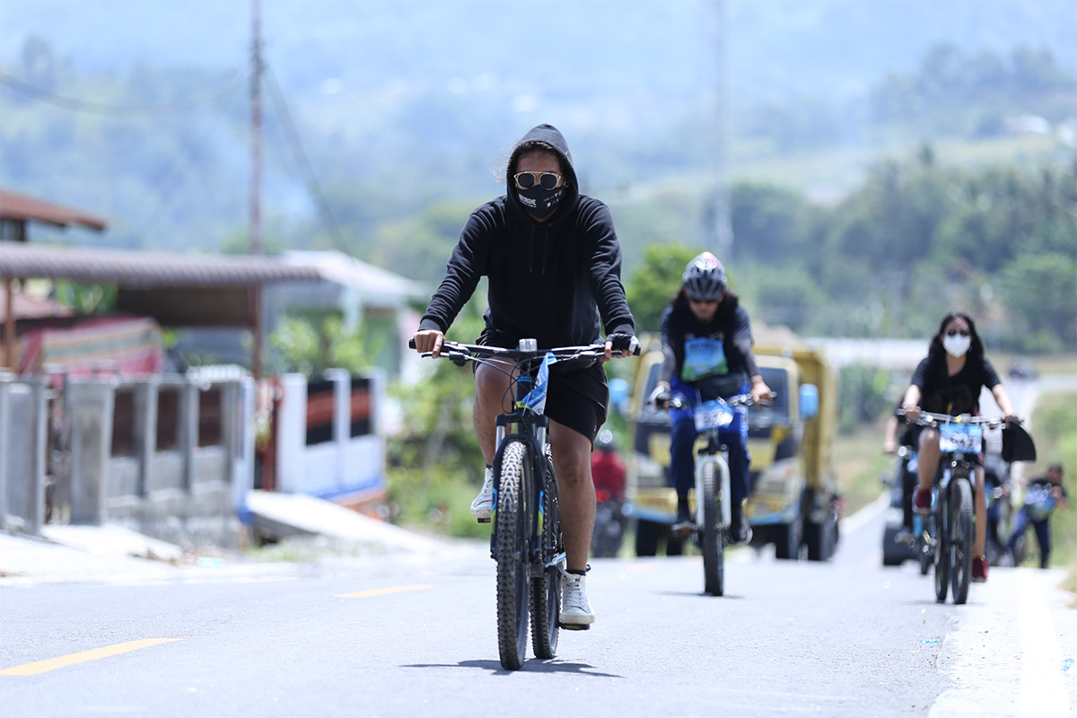 Peserta Geobike Kaldera Toba, Danau Toba, Sumatra Utara